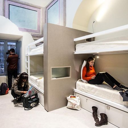פרוג'ה Little Italy Hostel Ex Chiesa S Donato מראה חיצוני תמונה