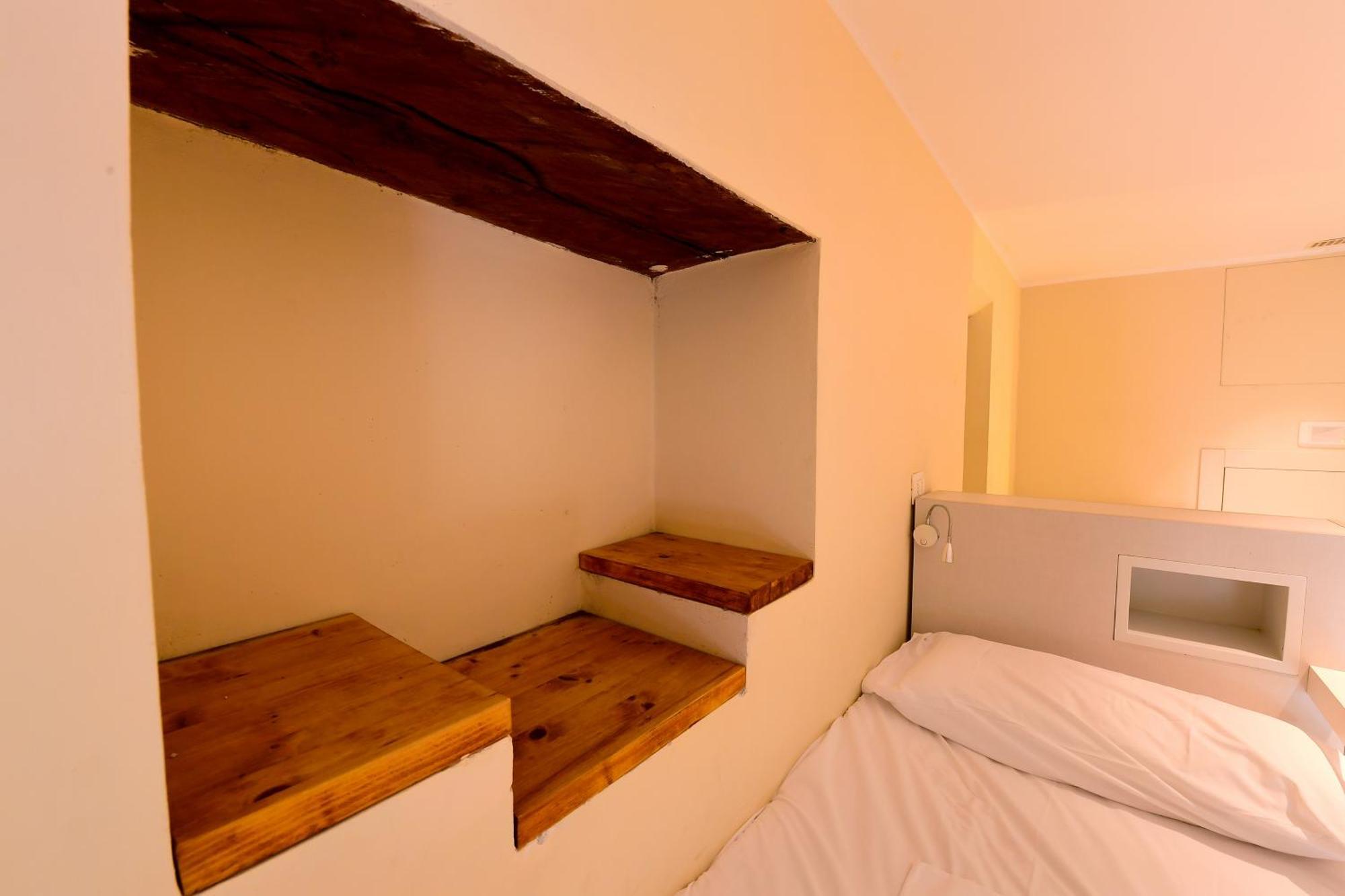 פרוג'ה Little Italy Hostel Ex Chiesa S Donato מראה חיצוני תמונה