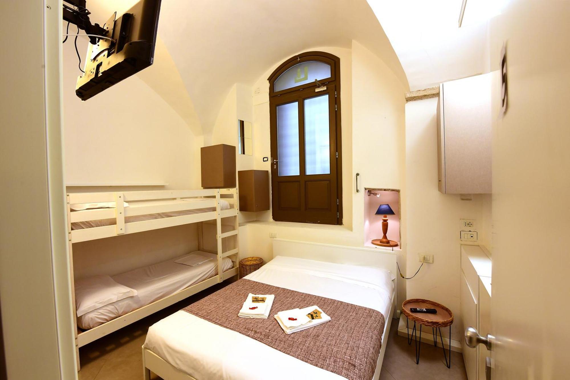 פרוג'ה Little Italy Hostel Ex Chiesa S Donato מראה חיצוני תמונה