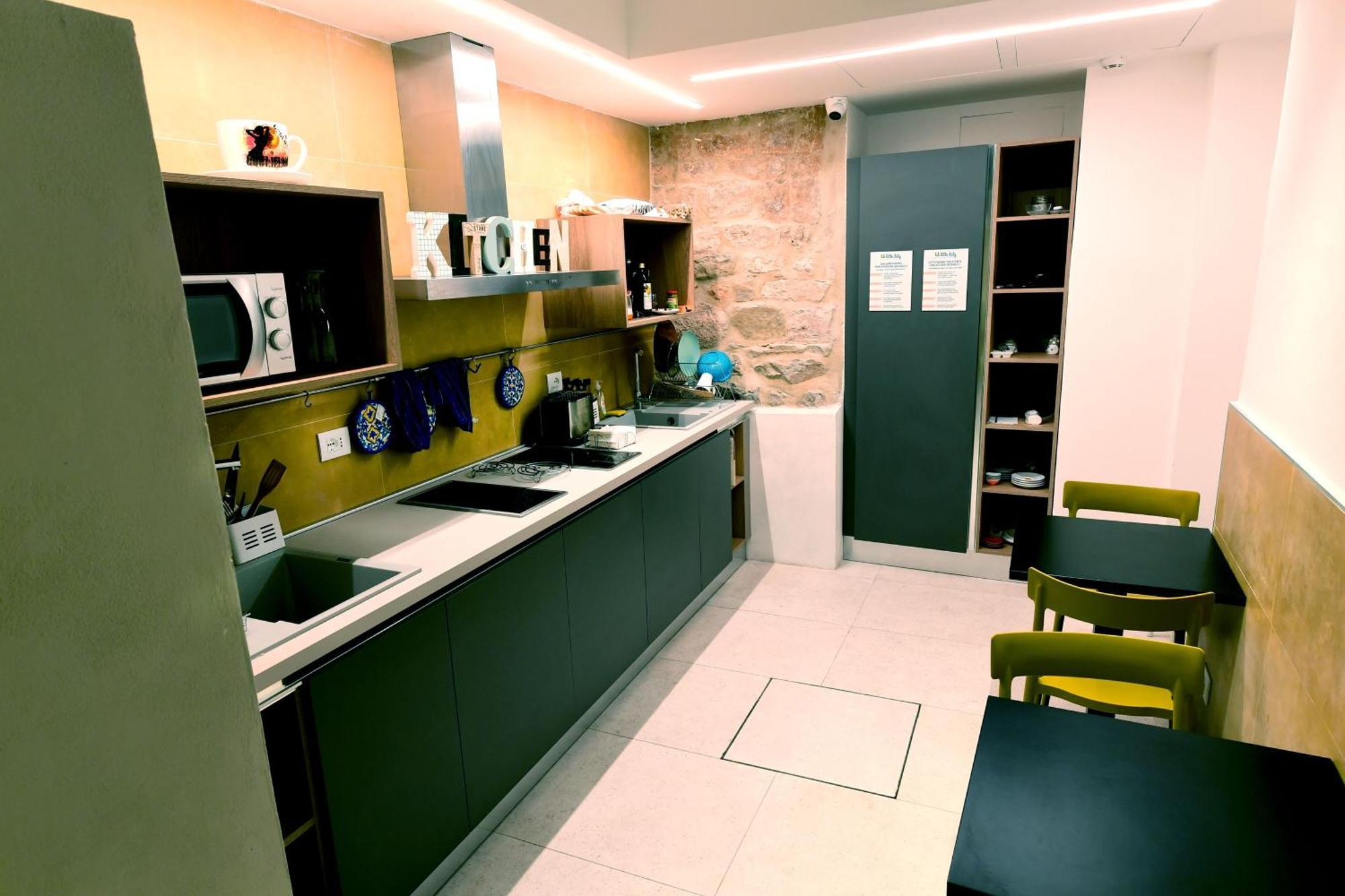פרוג'ה Little Italy Hostel Ex Chiesa S Donato מראה חיצוני תמונה