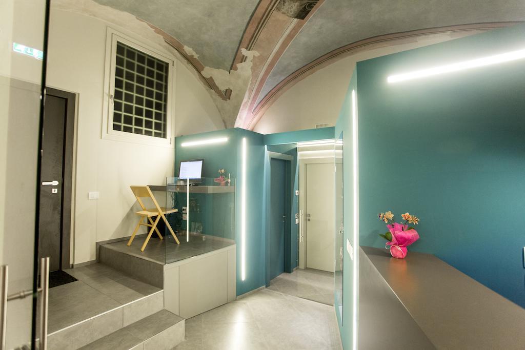 פרוג'ה Little Italy Hostel Ex Chiesa S Donato מראה חיצוני תמונה